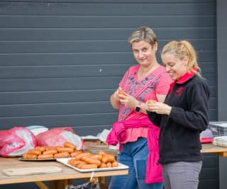 Refreshments - team in action